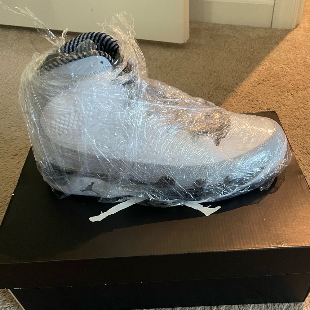 Jordan’s size 9 brand new